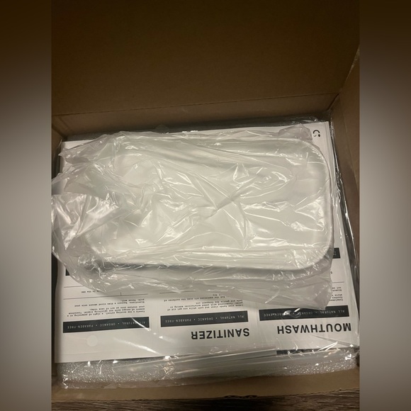 Dispenser set with labels and tray brand new in box - Picture 2 of 5